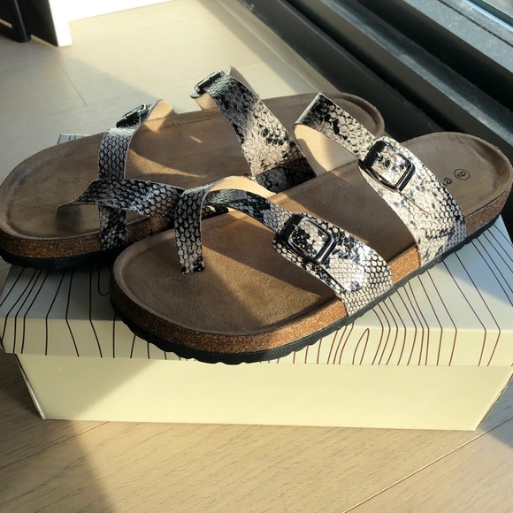 NIB Snakeskin Double Buckle Sandals - Picture 2 of 8